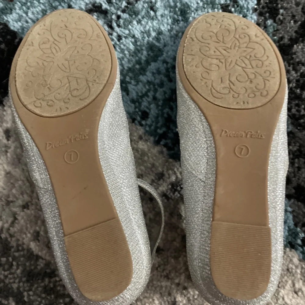 Shoes - Picture 6 of 7